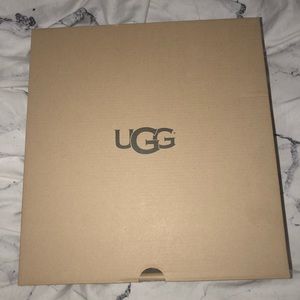 Brand New Ugg Purl Cardy Knit *NEVER WORN*